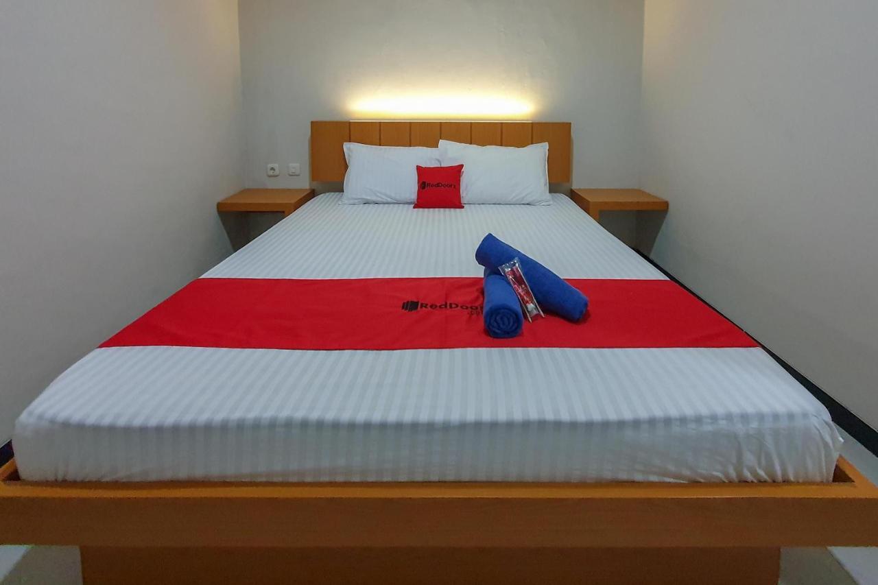 Reddoorz Syariah Near Solo Paragon Mall 2 Bonorejo المظهر الخارجي الصورة