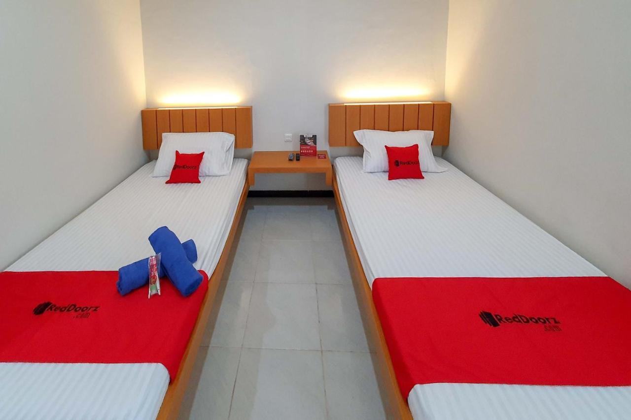 Reddoorz Syariah Near Solo Paragon Mall 2 Bonorejo المظهر الخارجي الصورة