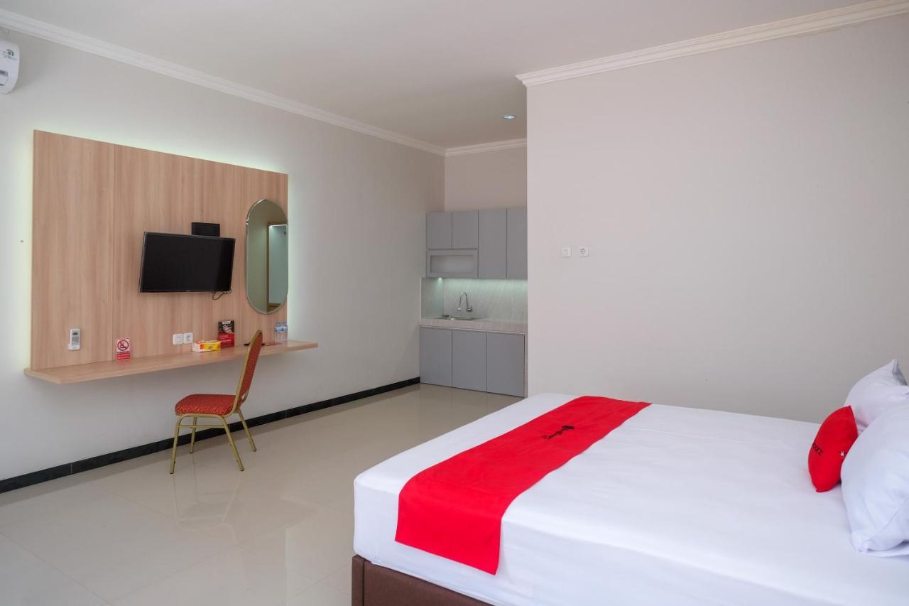 Reddoorz Syariah Near Solo Paragon Mall 2 Bonorejo المظهر الخارجي الصورة