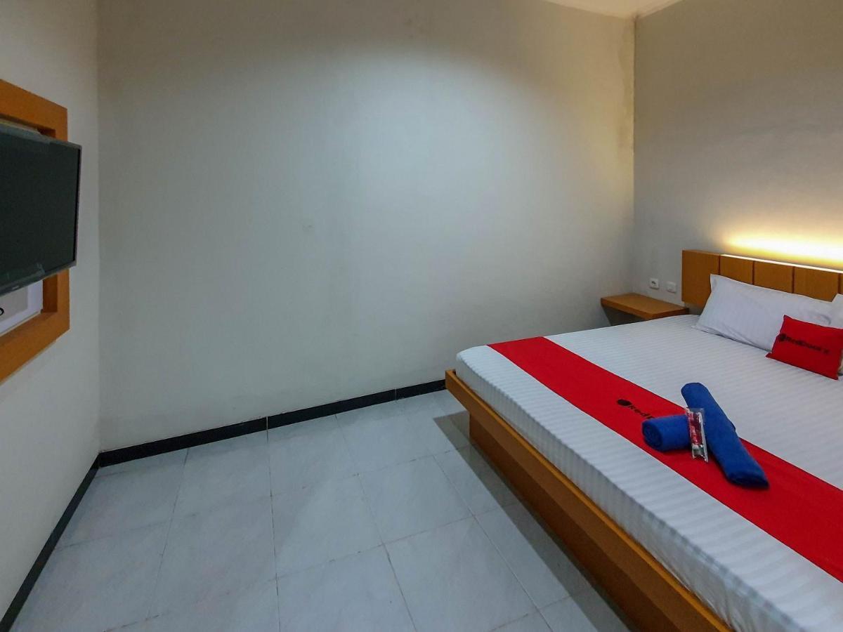Reddoorz Syariah Near Solo Paragon Mall 2 Bonorejo المظهر الخارجي الصورة