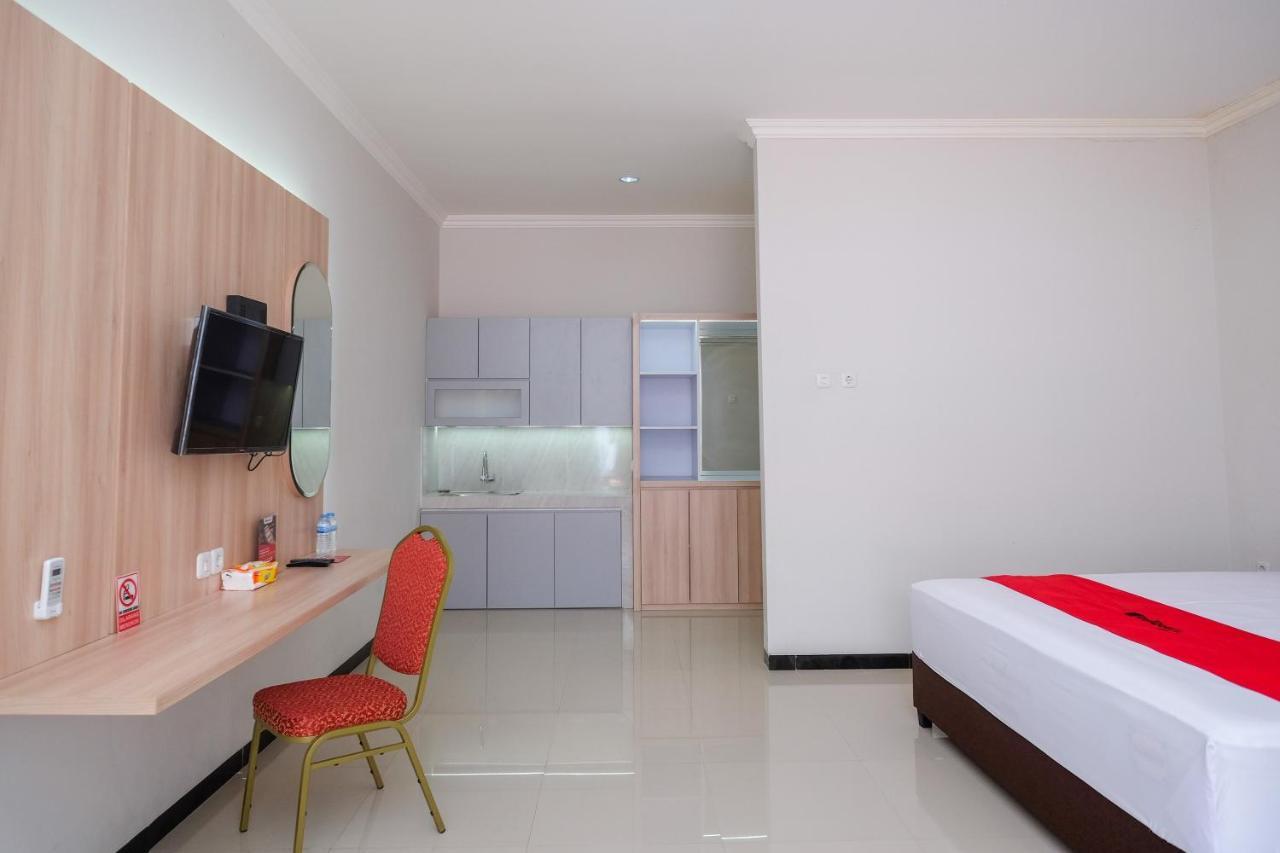 Reddoorz Syariah Near Solo Paragon Mall 2 Bonorejo المظهر الخارجي الصورة