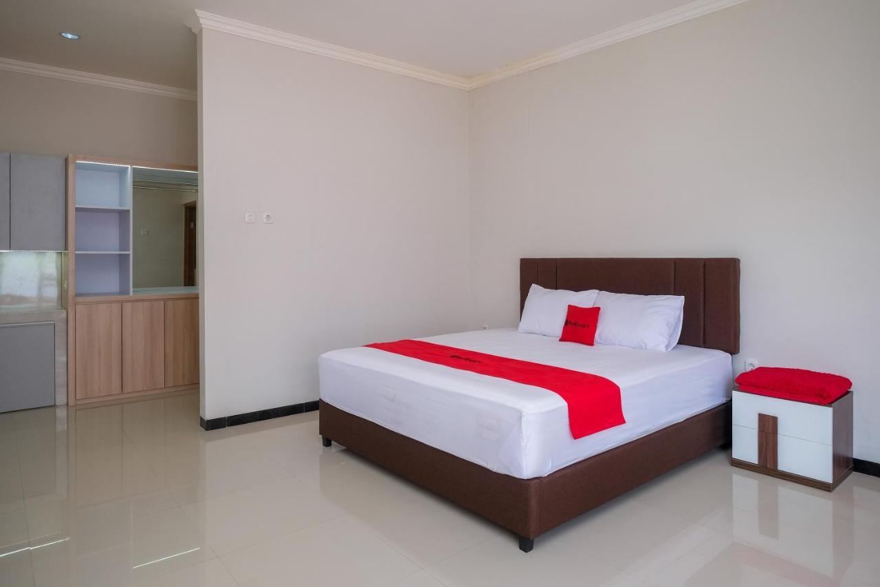 Reddoorz Syariah Near Solo Paragon Mall 2 Bonorejo المظهر الخارجي الصورة